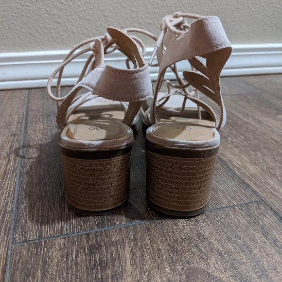 Nude tan suede lace up chunky block cage heels 8 EUC - Picture 4 of 4
